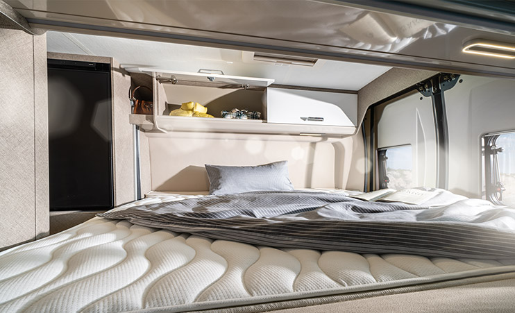 Davis 620 Lifestyle - Camper with twin beds for a peaceful night